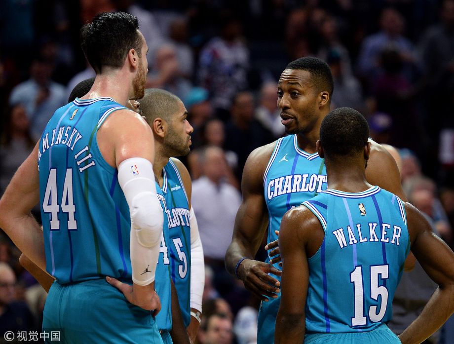 人客场险胜黄蜂，取得五连胜