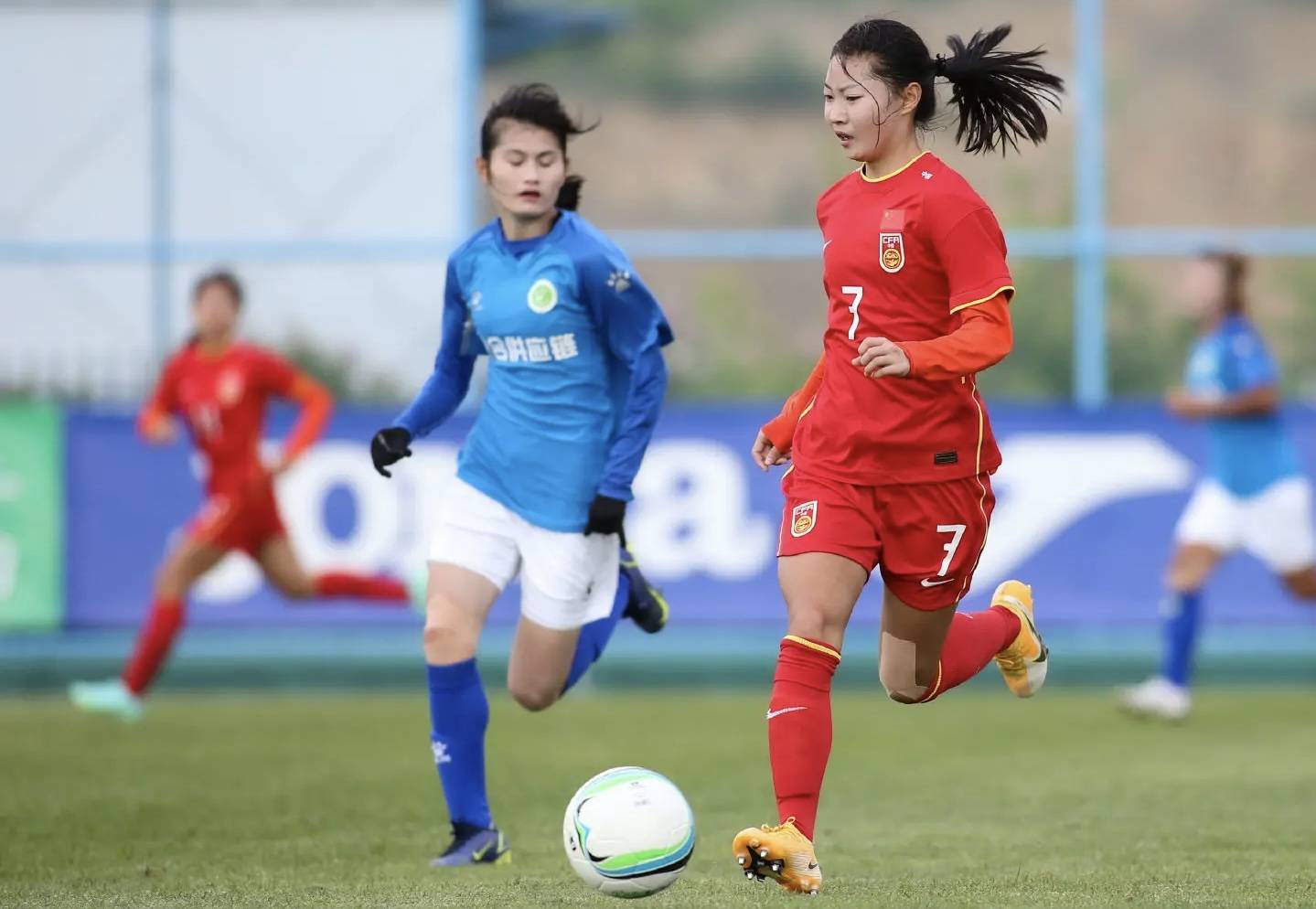 武夷山女足训练汇聚，为县青年比赛冠军备战