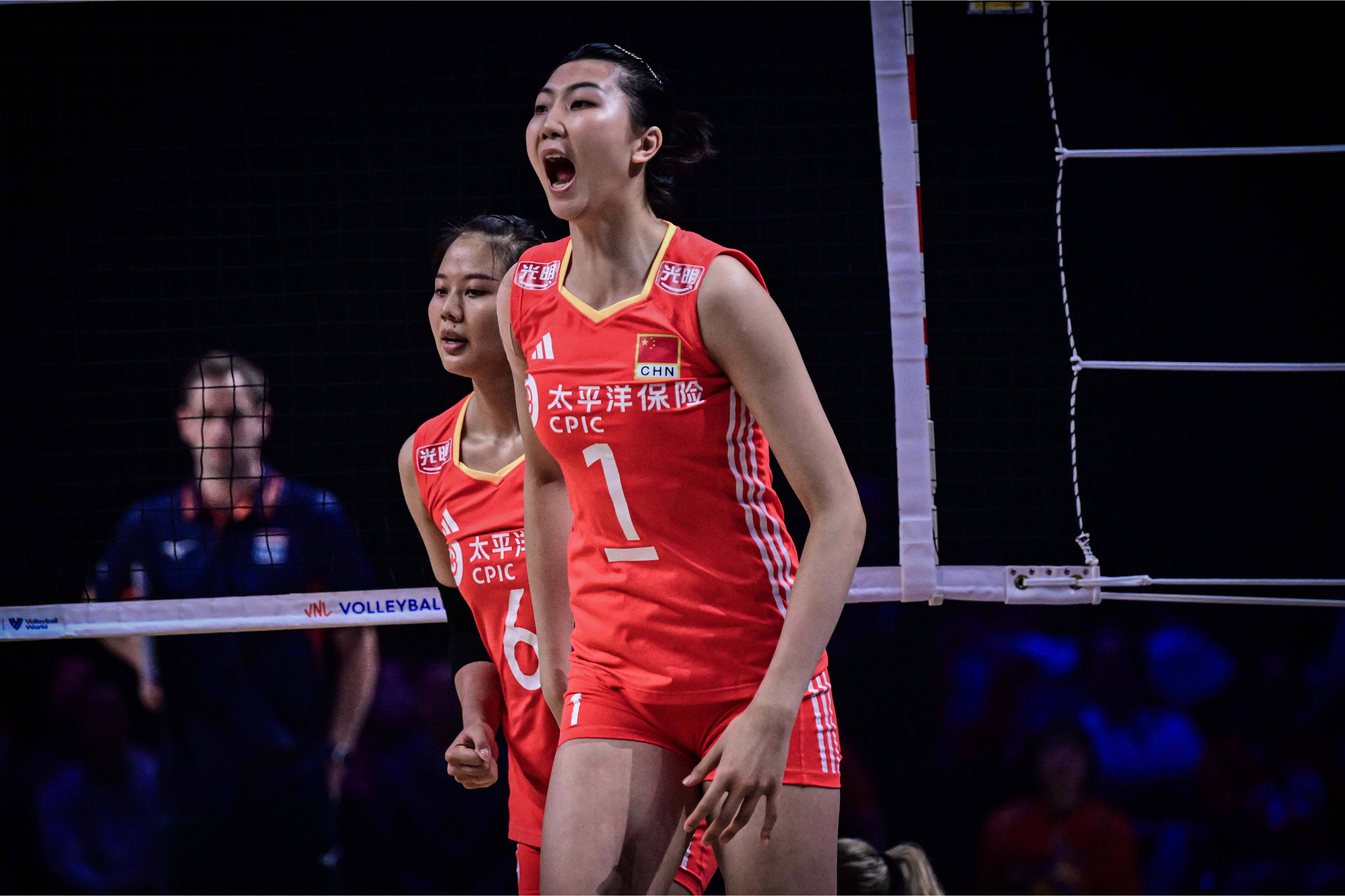 女排中国队底线大战夺冠