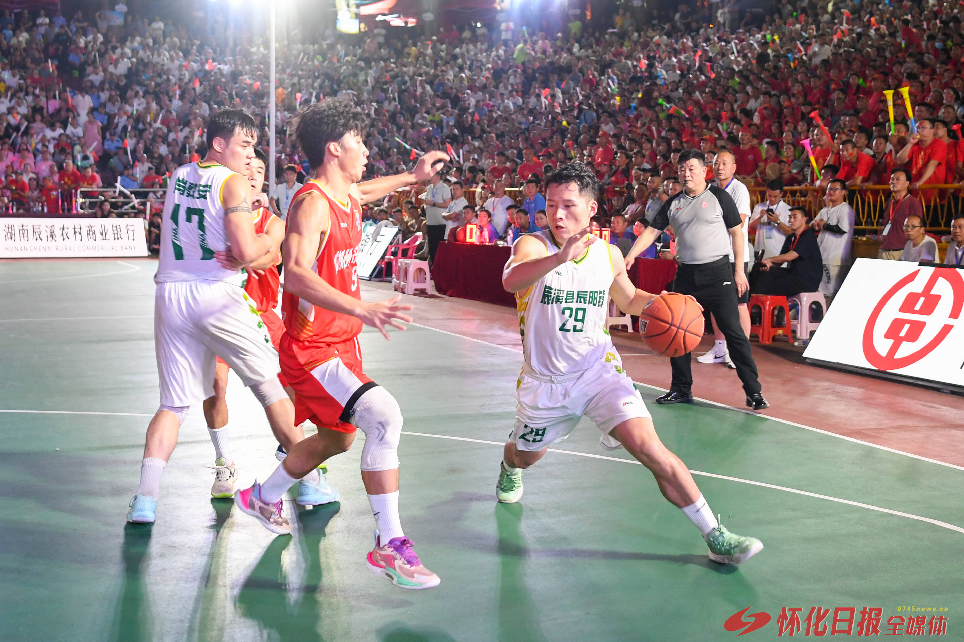 近日的篮球比赛对于球队的表现产生了巨大影响 近日的篮球比赛对于球队的表现产生了巨大影响