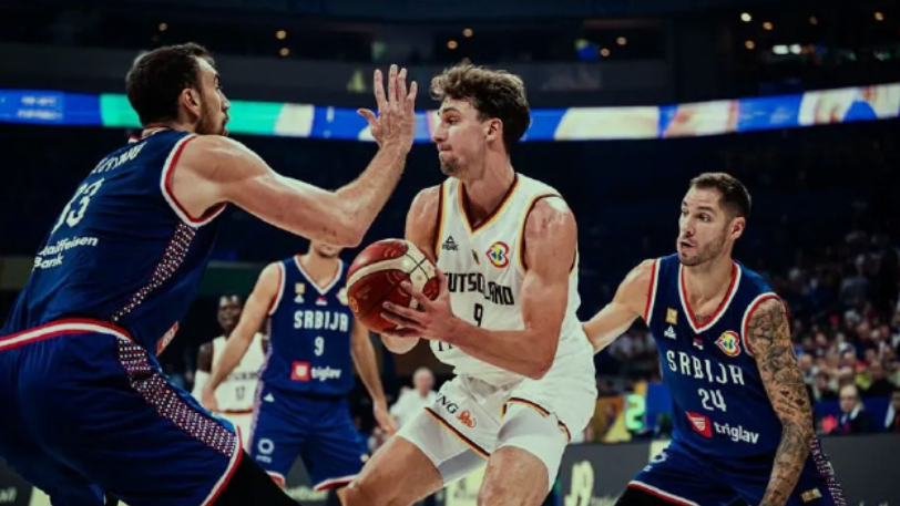 失误！塞尔维亚队防守犯错，导致失利