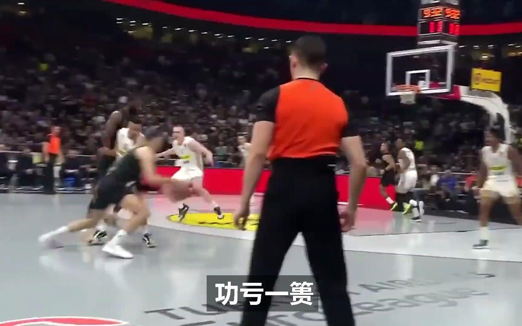 失误！塞尔维亚队防守犯错，导致失利