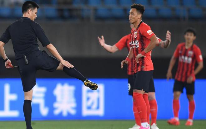 上海上港球员外租消息引起热议 上海上港球员外租消息引起热议