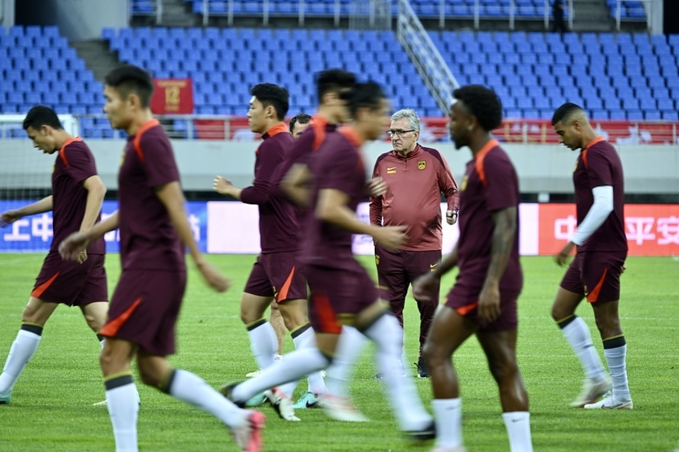 比赛前夕球员集训状态紊乱,备战受阻 比赛前夕球员集训状态紊乱,备战受阻