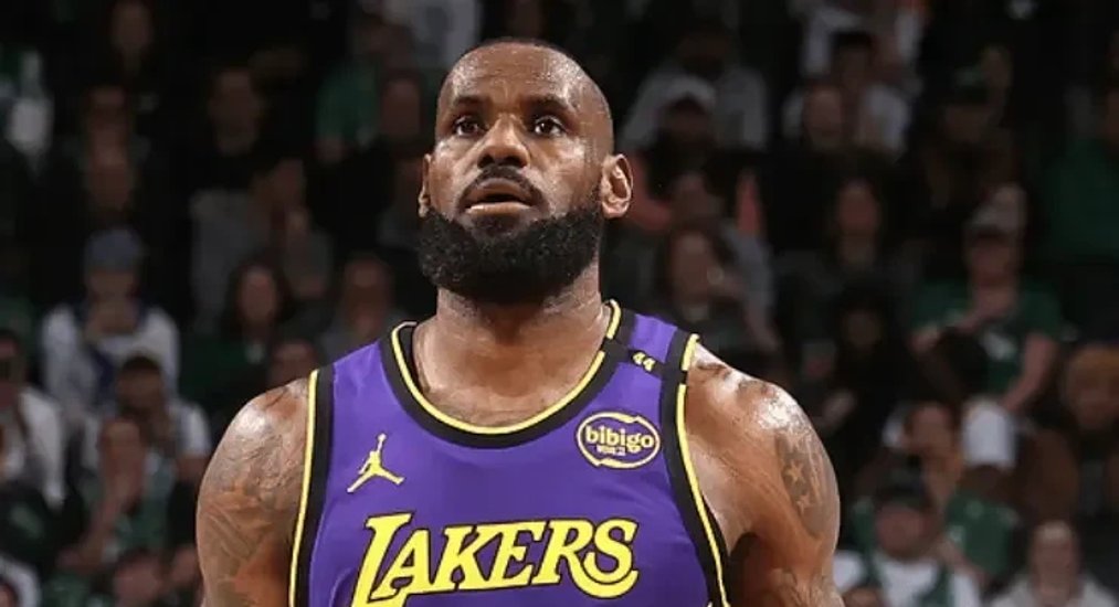 爱沙尼亚球员为胜利而拼搏 爱沙尼亚球员为胜利而拼搏