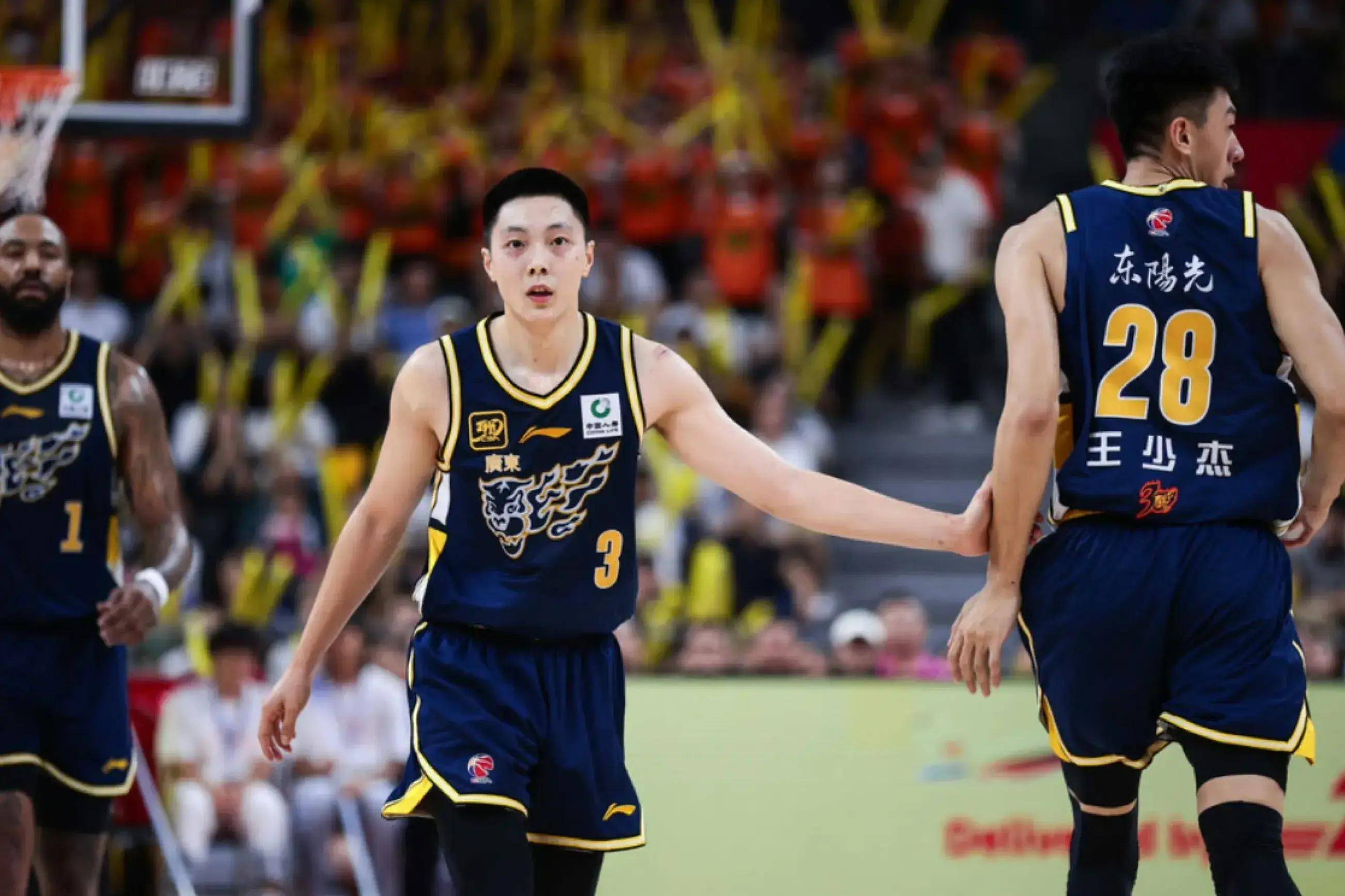 主场比赛中实力强劲球队轻松取胜