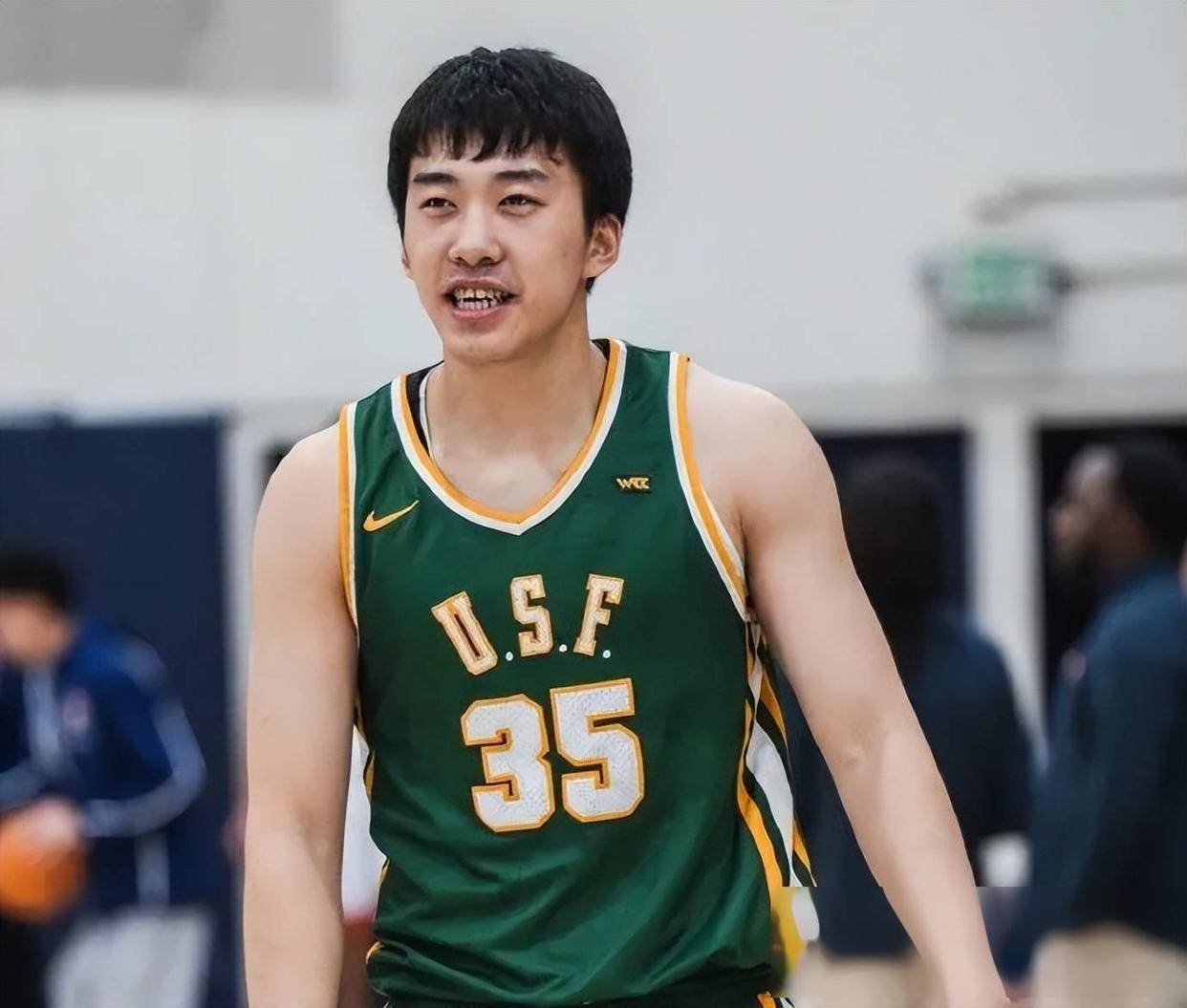 辽宁男篮实现逆转,士气高涨备战未来 辽宁男篮实现逆转,士气高涨备战未来