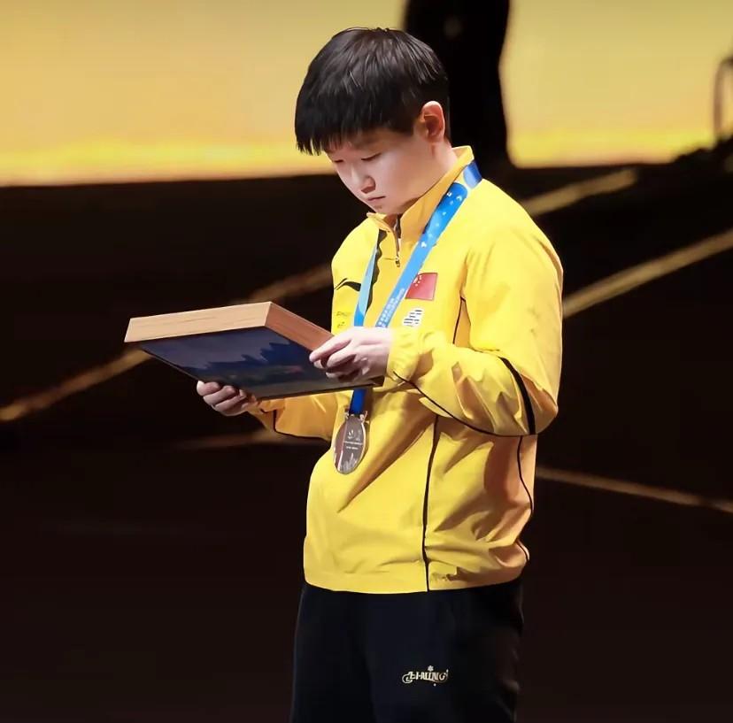 战罢赛场，各方评价褒贬不一